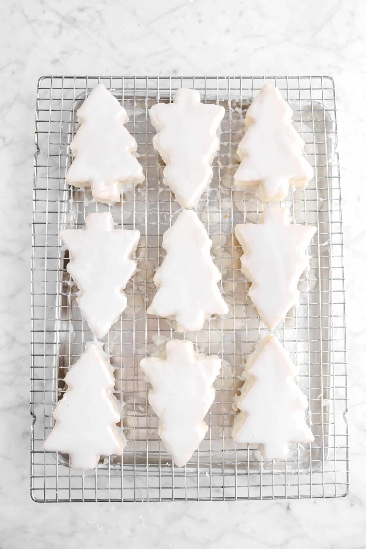 christmas tree cakes coated in white fondant