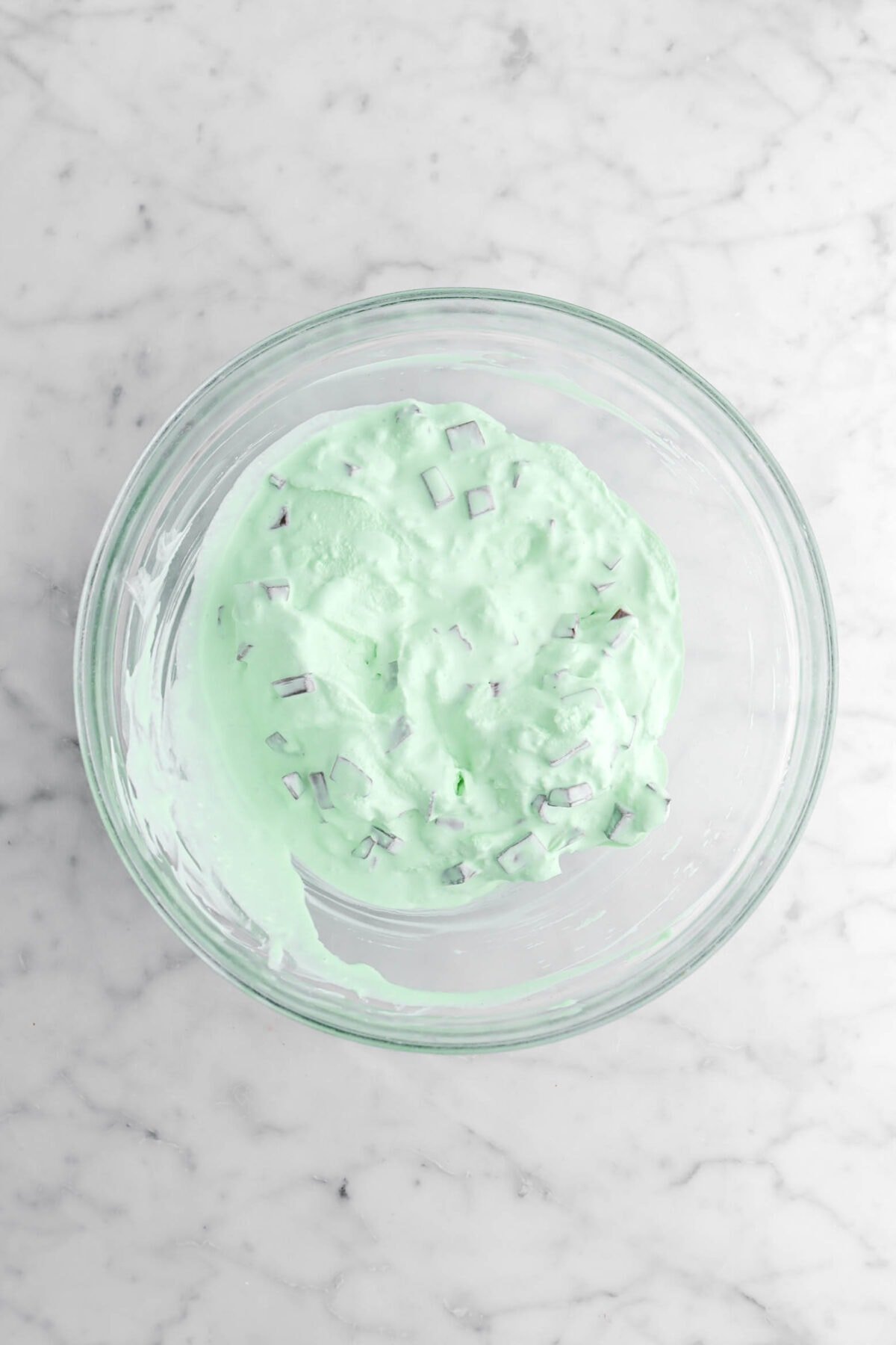 mint chip ice cream in glass bowl.